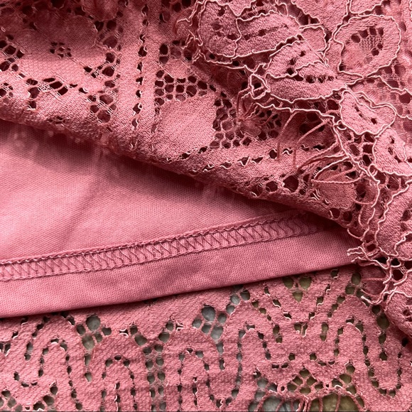 francesca’s Rose Lace Overlay Dress - Picture 11 of 12